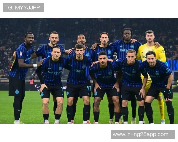 国米主场球迷为J马丁内斯加油助威助其走出车祸阴影重返赛场